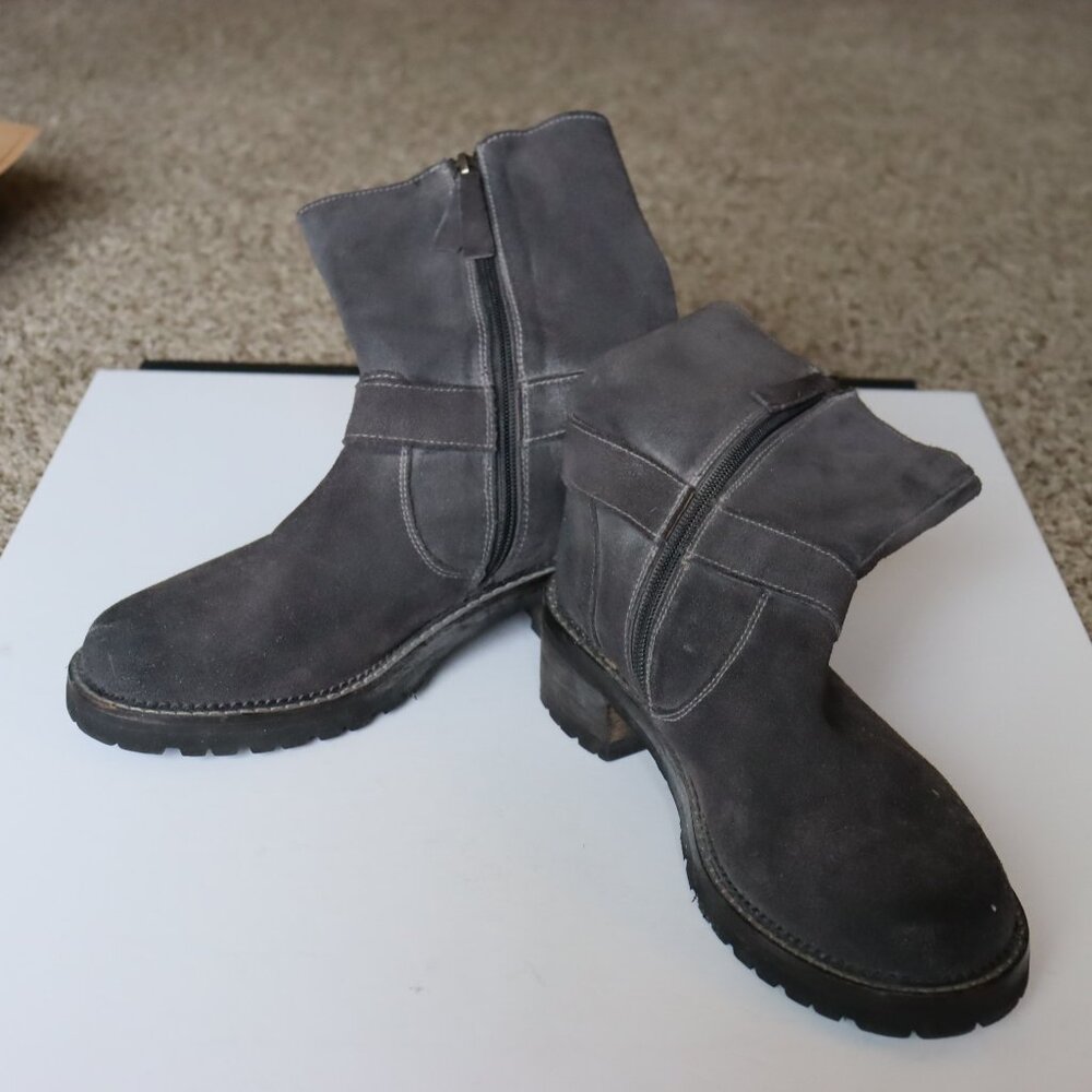 Women's Roan by Bedistu Size 9.5 Grey Leather Suede Boots